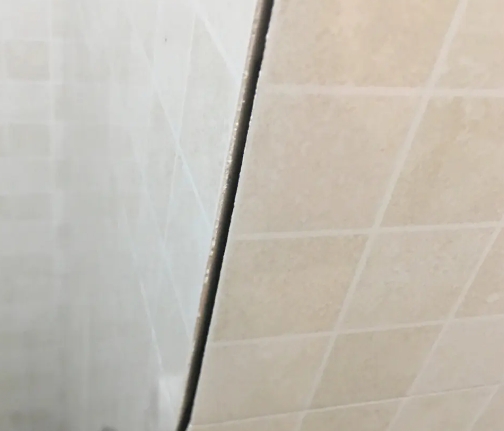 安国瓷砖空鼓维修公司分享阳台瓷砖脱落的修复过程可以分为以下几个步骤
